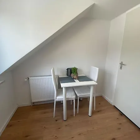 Appartamento In Krefeld, Mobliert, Zentral *