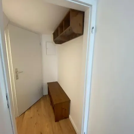 In Krefeld, Mobliert, Zentral * Krefeld